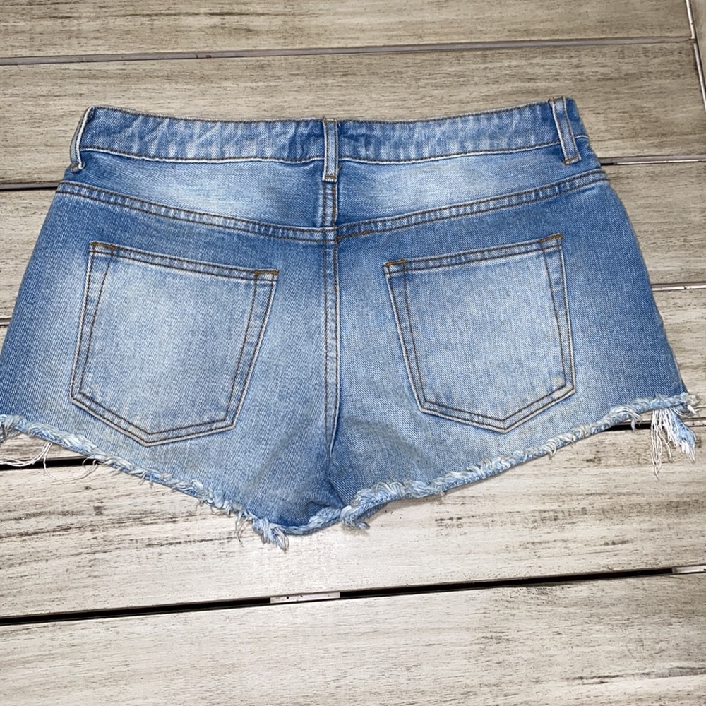 Forever 21 cut off shorts size 28 - Picture 5 of 6